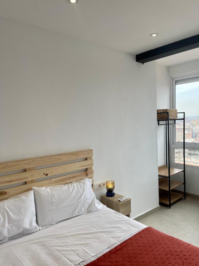 Sky Views Studio In City Centre Аликанте Экстерьер фото