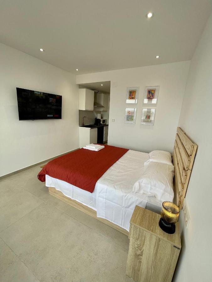 Sky Views Studio In City Centre Аликанте Экстерьер фото