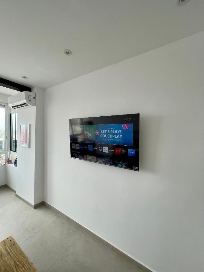Sky Views Studio In City Centre Аликанте Экстерьер фото