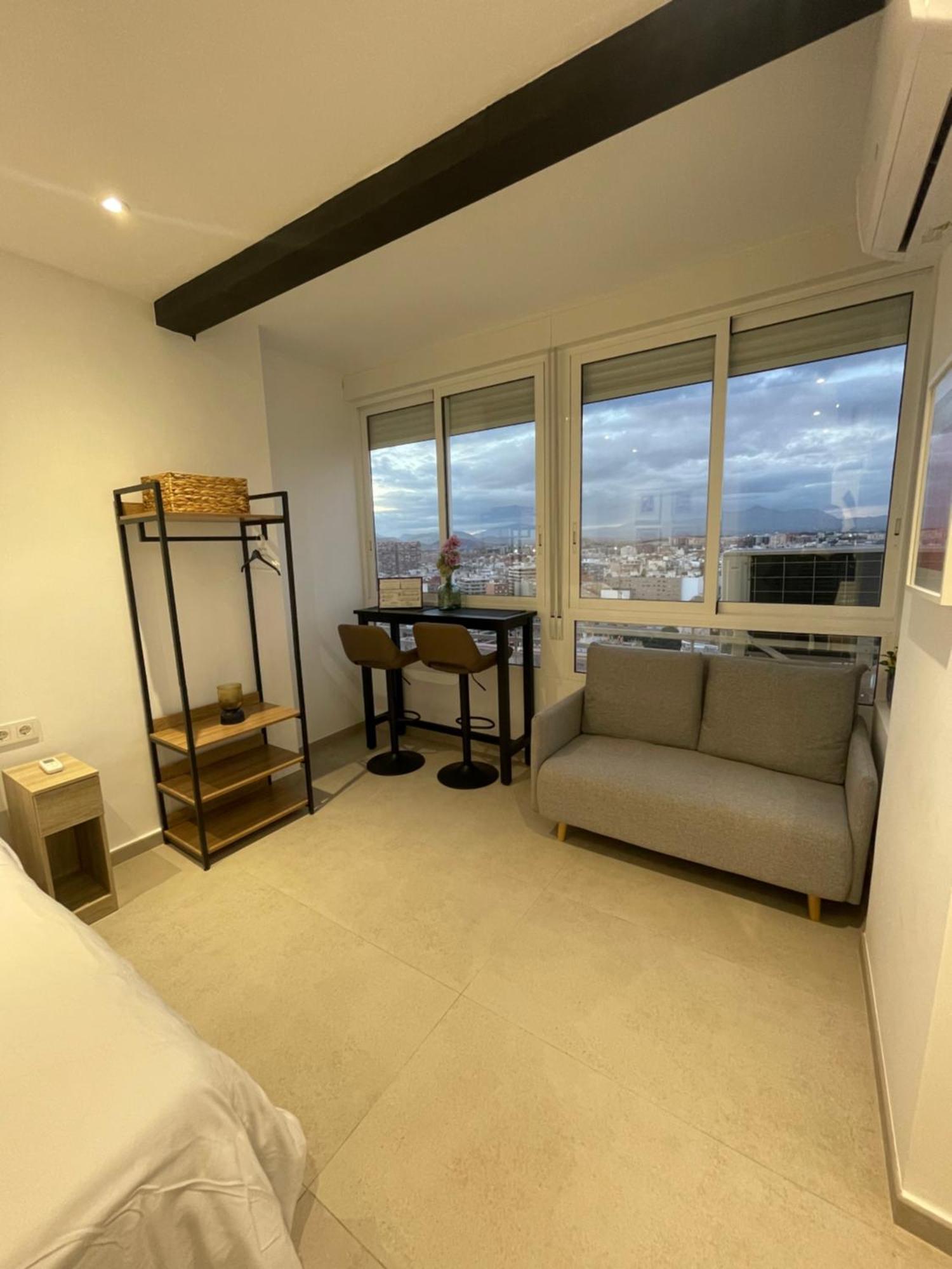 Sky Views Studio In City Centre Аликанте Экстерьер фото